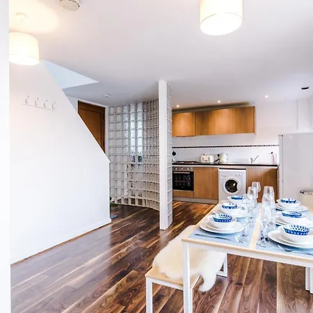 Holiday home 3 Bedroom House Hosted By Mcr Dens Manchester