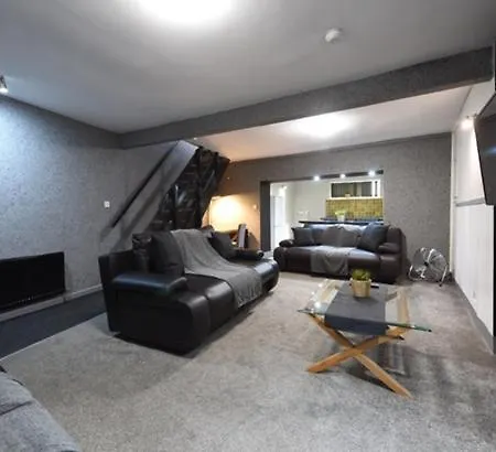 The Hacienda Slp 16 Holiday home Manchester