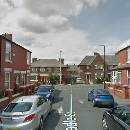 Openshaw Holiday House * Manchester