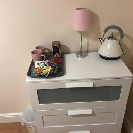 Bed & Breakfast Big Rusholme With Tv And Private Bathroom-parking&wifi