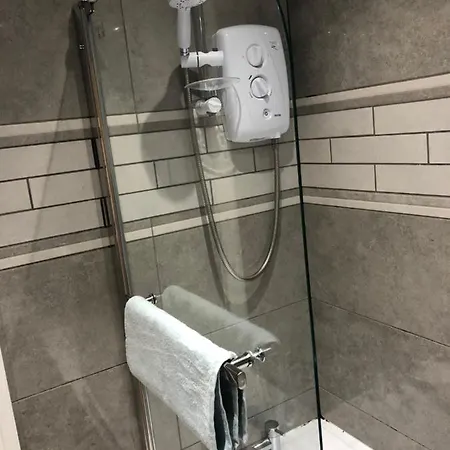 Big Rusholme With Tv And Private Bathroom-parking&wifi