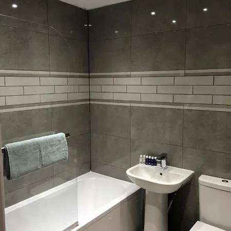 Big Rusholme With Tv And Private Bathroom-parking&wifi Манчестер