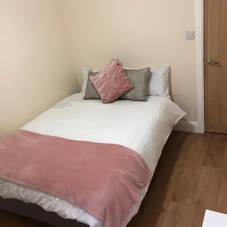 Big Rusholme With Tv And Private Bathroom-parking&wifi Отель типа 