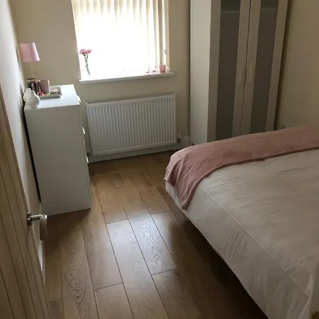 Bed & Breakfast Big Rusholme With Tv And Private Bathroom-parking&wifi Manchester