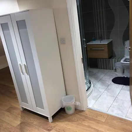Big Rusholme With Tv And Private Bathroom-parking&wifi Bed & Breakfast Manchester