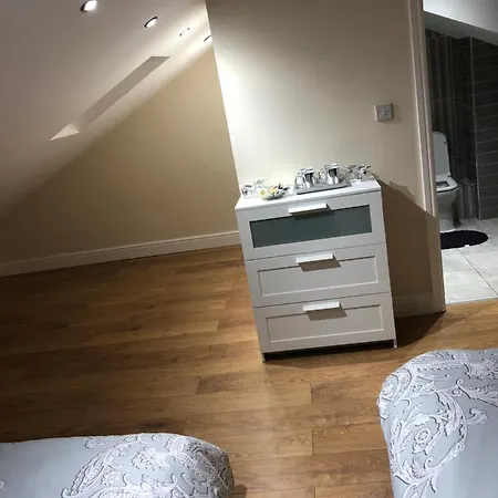 Big Rusholme With Tv And Private Bathroom-parking&wifi