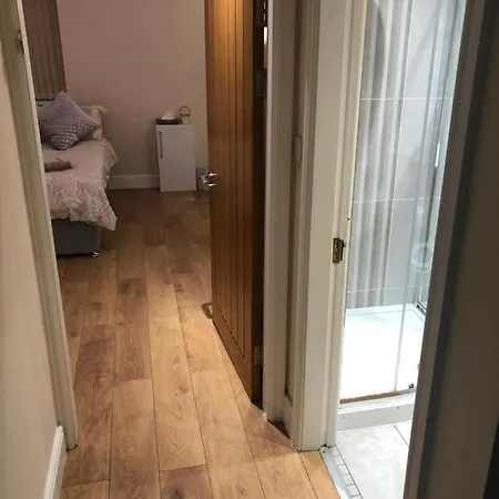 Big Rusholme With Tv And Private Bathroom-parking&wifi Отель типа 