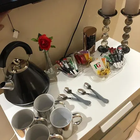 Big Rusholme With Tv And Private Bathroom-parking&wifi Manchester