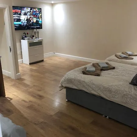 Big Rusholme With Tv And Private Bathroom-parking&wifi فندق مبيت وإفطار *