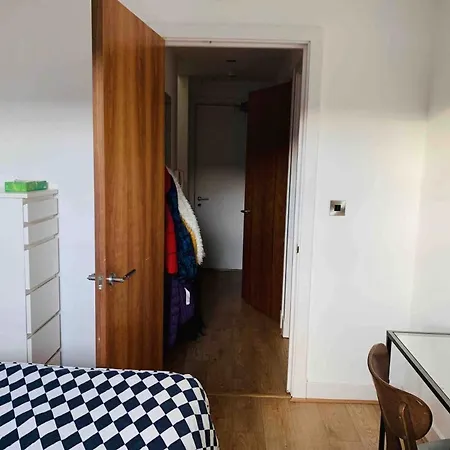 Lovely With Own Private Bathroom In City Centre