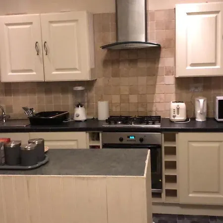 Openshaw Holiday House Apartment