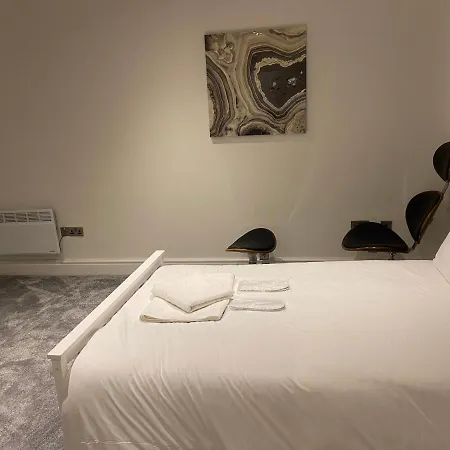 Lux City Serviced Apartmán
