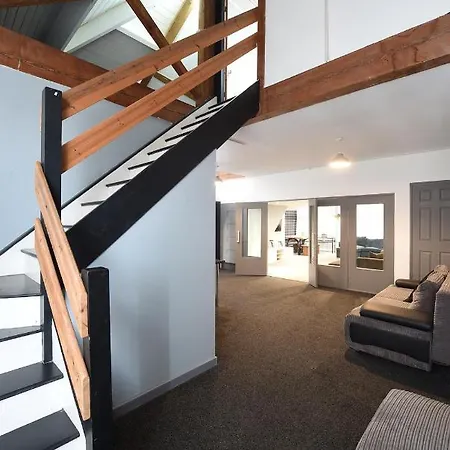 Penthouse Warehouse Slps 18 מנצ'סטר