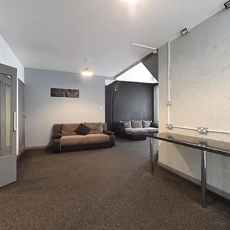 Penthouse Warehouse Slps 18 Manchester