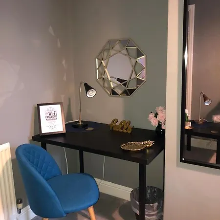 1. Stylish Private Double Near Centre מנצ'סטר