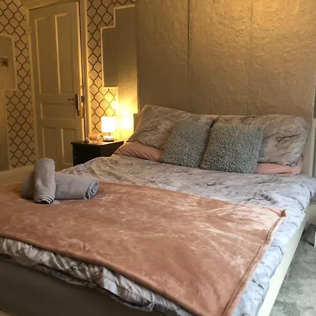 Luxury To *