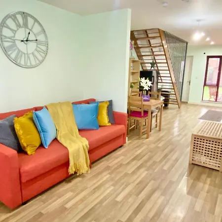 Spacious 5 Bed Townhouse Manchester, Salford Qauys - Two Bedroom With Parking * מנצ'סטר