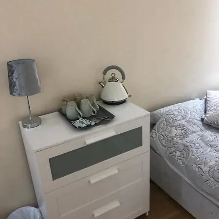 Bed & Breakfast Big Rusholme With Tv And Private Bathroom-parking&wifi