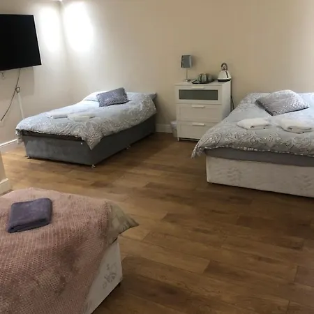 ベッド・アンド・ブレックファスト Big Rusholme With Tv And Private Bathroom-parking&wifi