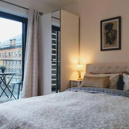 Apartmán Stylish Modern Spacious Very Central 2 Bed 2 Bath *