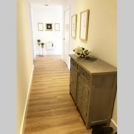 Stylish Modern Spacious Very Central 2 Bed 2 Bath * Манчестер