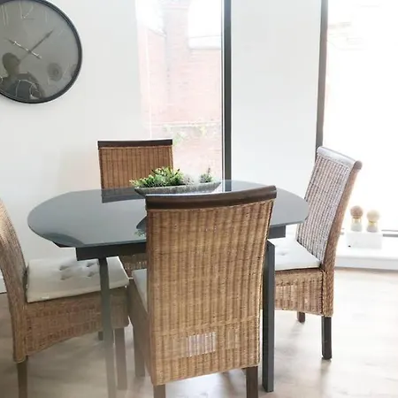 Stylish Modern Spacious Very Central 2 Bed 2 Bath * Манчестер