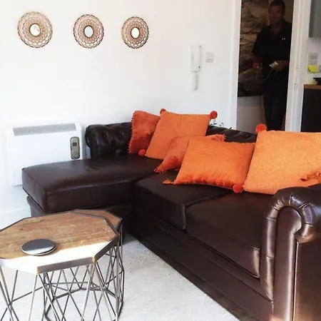 Апартаменты Stylish Modern Spacious Very Central 2 Bed 2 Bath *