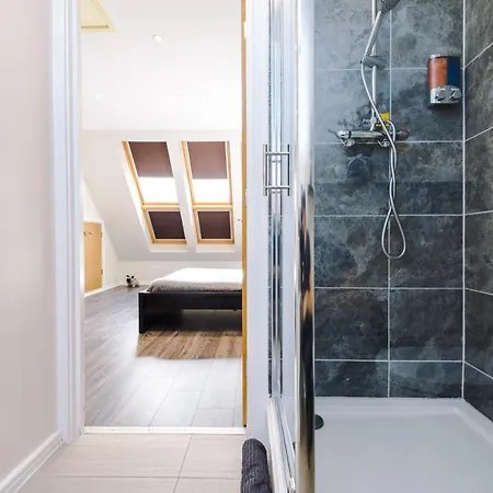 Bright&modern Contractor House By Niji Short * Manchester