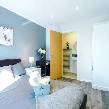 Bright&modern Contractor House By Niji Short