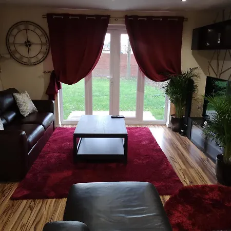 Nightingale Gardens - 4 Bed Detached House - *