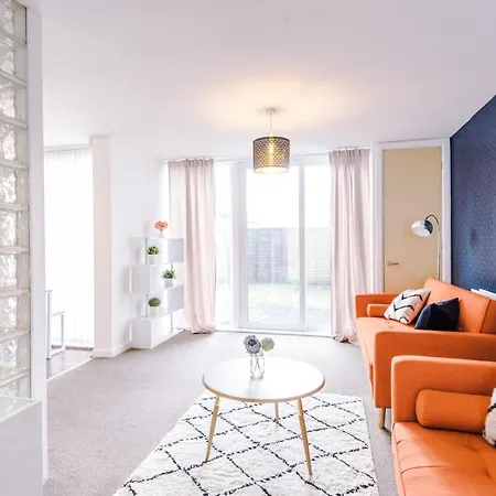 3 Bedroom House Hosted By Mcr Dens Manchester