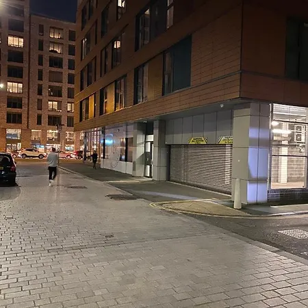 Modern Centre 2-bedroom Manchester