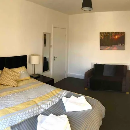 בית נופש United View! 4/br House, Prime Location, Transport *