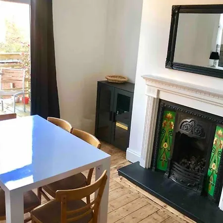 United View! 4/br House, Prime Location, Transport מנצ'סטר