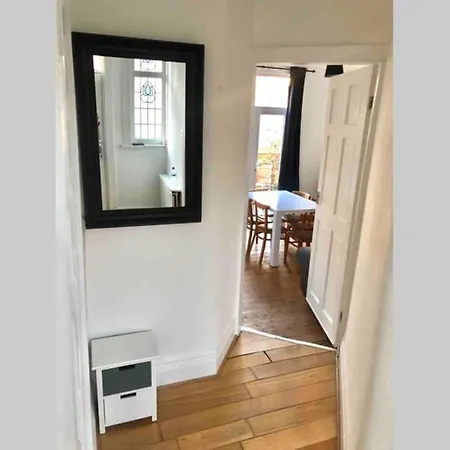 United View! 4/br House, Prime Location, Transport