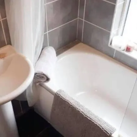 United View! 4/br House, Prime Location, Transport Holiday home *