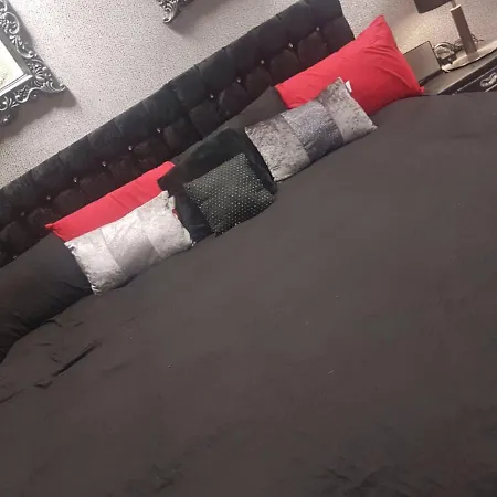 Party Pad Апартаменты *