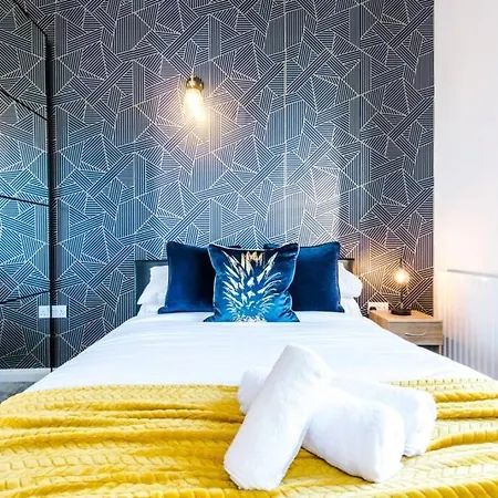 3 Bedroom House Hosted By Mcr Dens شقة *