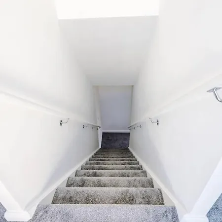 3 Bedroom House Hosted By Mcr Dens شقة مانشستر