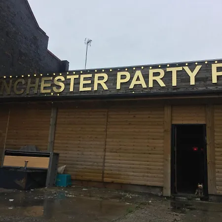 アパート Party Pad