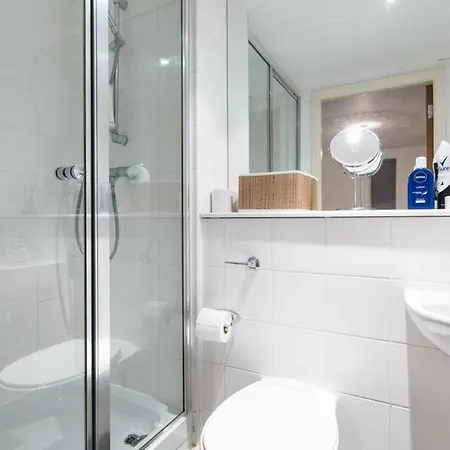 Tobacco Factory Apartment *