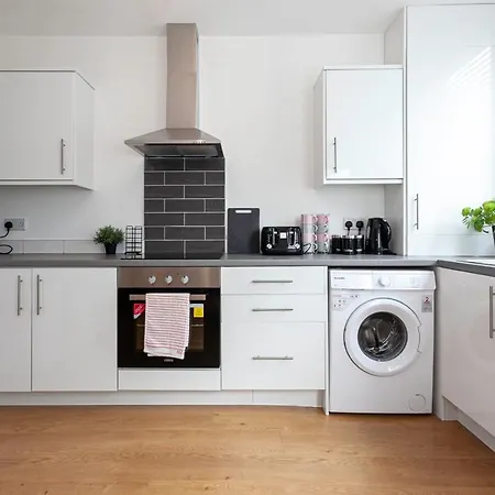 펜션 Spacious Comfortable House Close To Etihad 맨체스터