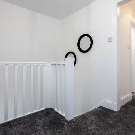 Spacious Comfortable House Close To Etihad *