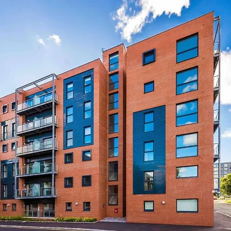 2 Bedroom Hosted By Mcr Dens Apartment *