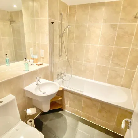 Stylish Loft With Parking - Two Bedroom - City Centre & Northern Quarter דירה מנצ'סטר