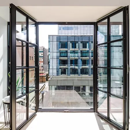 Hilltop Serviced - Piccadilly Apartment *