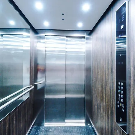 Apartment 2 Bedroom Hosted By Halo Properties *