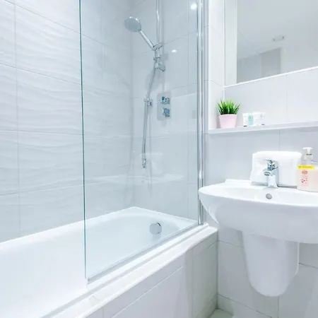 2 Bedroom Hosted By Halo Properties Manchester