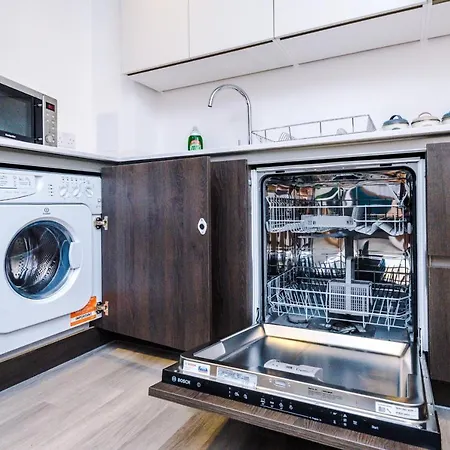 2 Bedroom Hosted By Halo Properties * Manchester