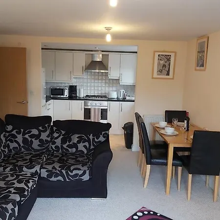 Nigh To Centre/arena/victoria/secure Parking Apartment *